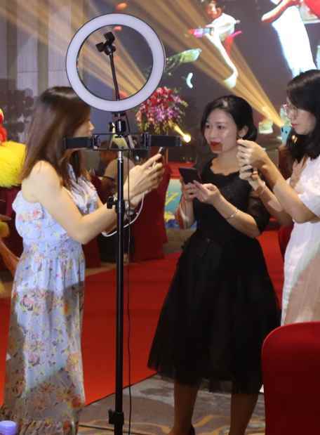 品牌|小爱裙一夜爆红 这一条小爱裙究竟有何魅力 ----记小爱裙新品订货会暨九粤九周