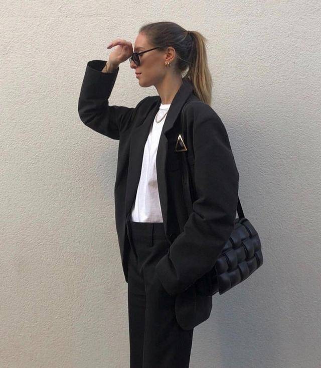 休闲|秋天就要穿得“轻松”一点！试试“极简风”穿搭，低调慵懒又高级