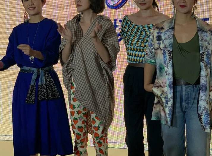 锁骨|大S生二胎后状态太好,穿露肩衣秀锁骨,生图像24岁惹人夸