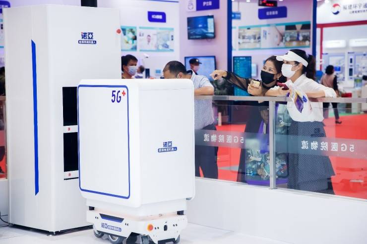 物流|诺亚医院物流机器人登陆CHCC2020，开启5G医院物流新时代