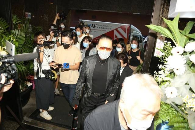 谭炳文出殡，88岁胡枫坚持上山送挚友火化，儿女