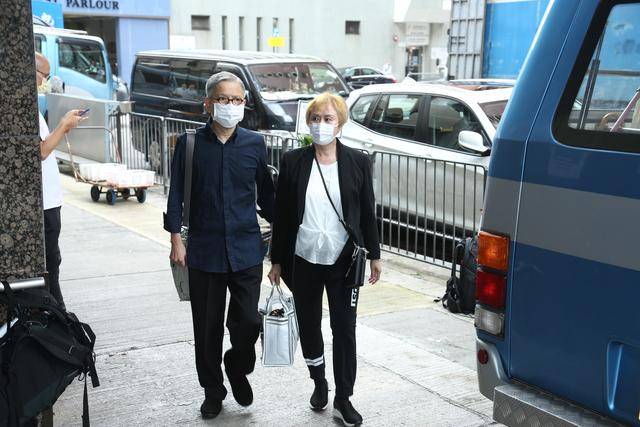 谭炳文出殡，88岁胡枫坚持上山送挚友火化，儿女