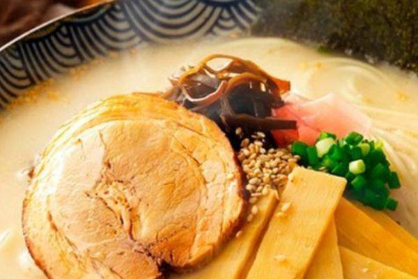 福布斯|90后小姑娘创业,一年卖掉2.5亿拉面,还登上了福布斯榜