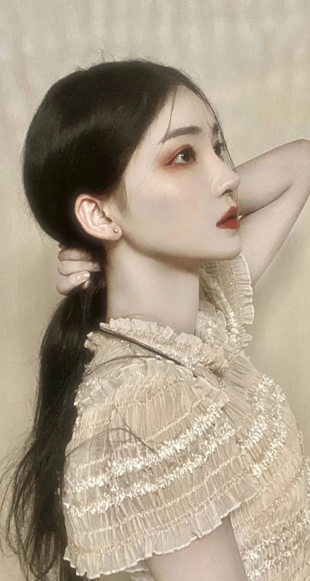 女装|男爱豆约换头女装大佬？这瓜太刺激！