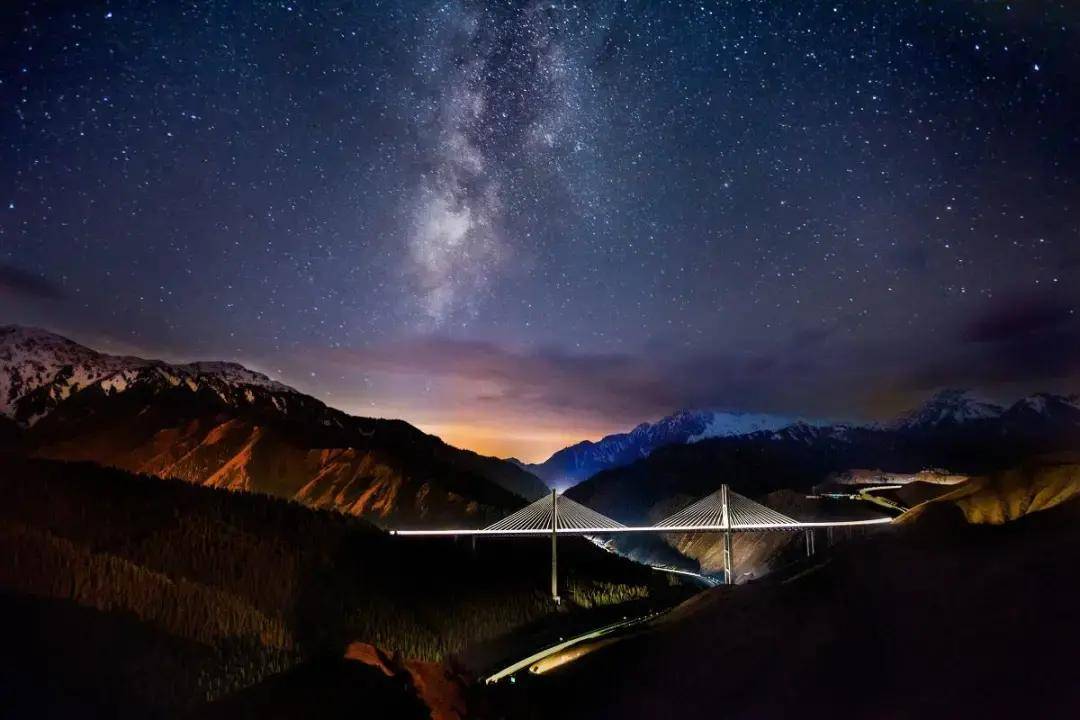 去了新疆,拍了最美星空,可以直接当壁纸了