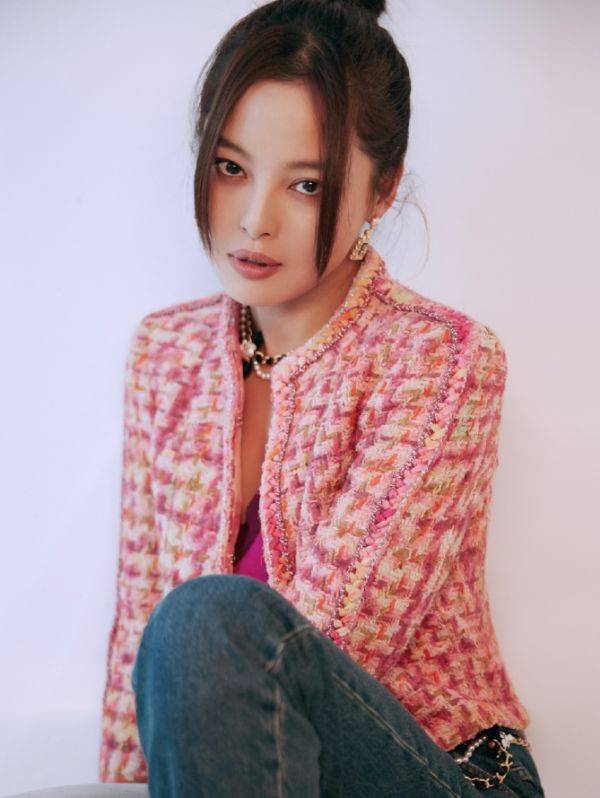 网络|辛芷蕾“M字蹲”走红网络！正面看无丝毫赘肉，体重超90就别试了