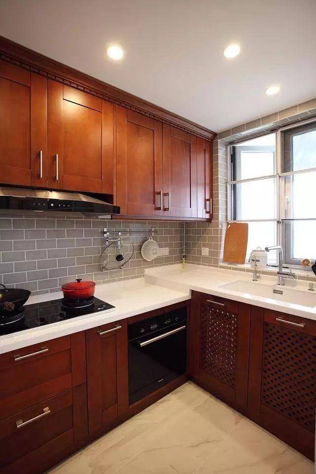 感觉|135平简约美式新房，餐厅卡座设计，墙边墙角1㎡都不浪费！很实用