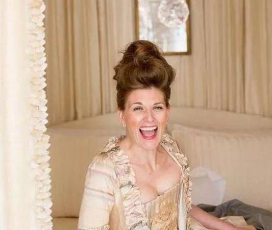 世纪|她亲手制作出十八九世纪复古裙,穿越时空的美感棒呆