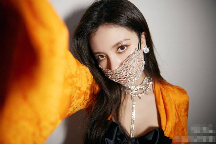 口罩|宋妍霏也太美了，钻石口罩尽显魅力，难怪张一山也曾那么痴迷！