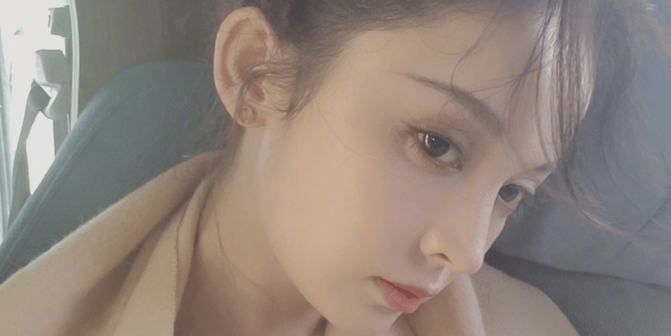 都怪|公认的双眼皮美女娜扎，却是货真价实的单眼皮？都怪眼窝太深邃