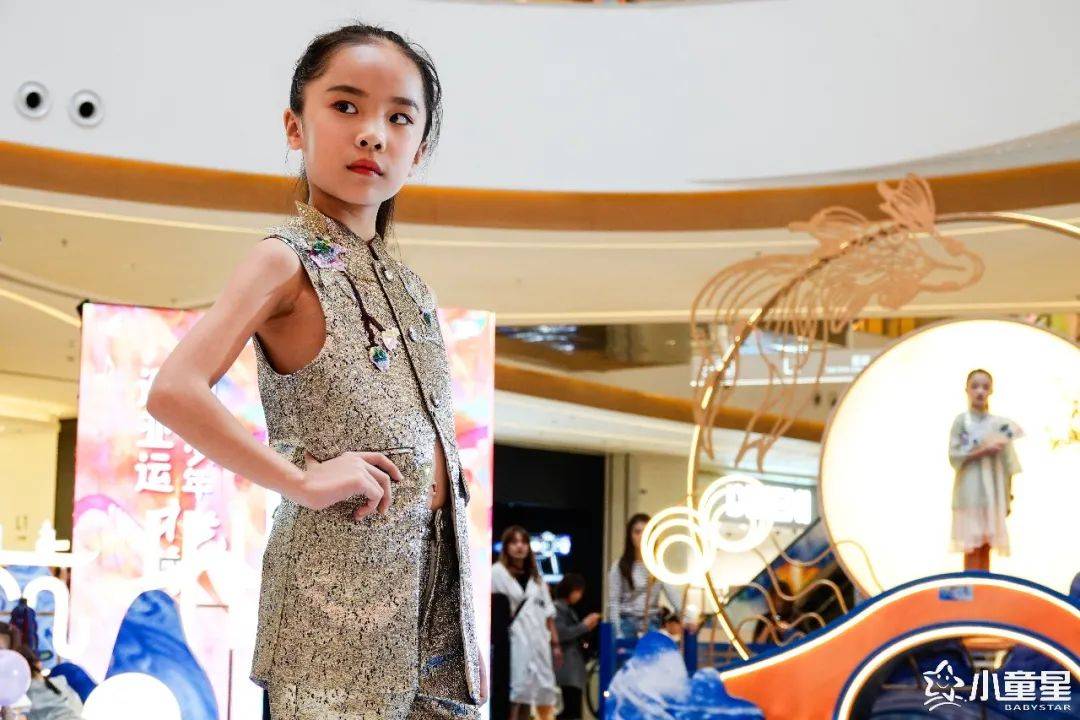 服装|闪光少年为亚运助力，这些小童星真的很燃！