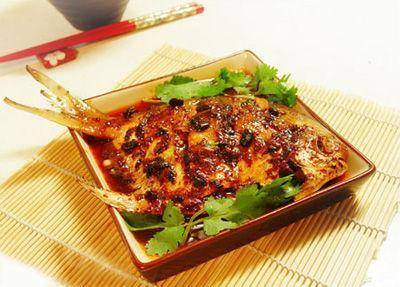 腊肉|美食精选：干锅莴苣腊肉、青椒拌干丝、春笋炒五花肉、豉香平子鱼