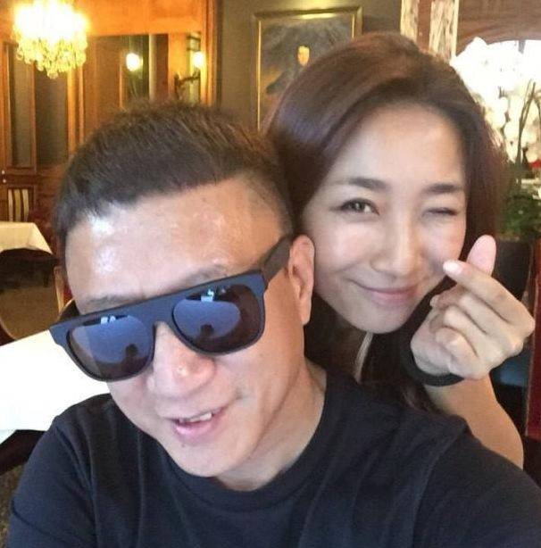 孙红雷小15岁妻子王骏迪近照曝光,少女感十足