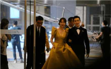 易烊|百花奖闭幕：周冬雨易烊千玺避嫌，佟丽娅发福，杨紫罕见性感