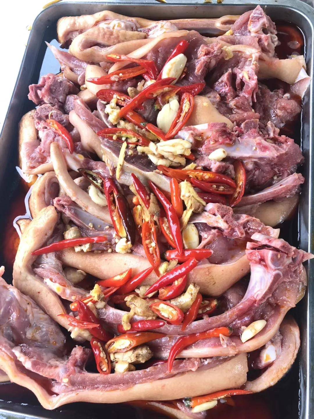 精品|海来阿木唱而优则开饭店，大凉山阿木烧烤庄园10月10日开业，众明星捧场献唱