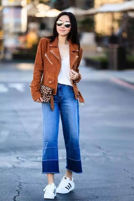 潮流|街拍:初秋穿搭,这6款阔腿裤引领时尚潮流