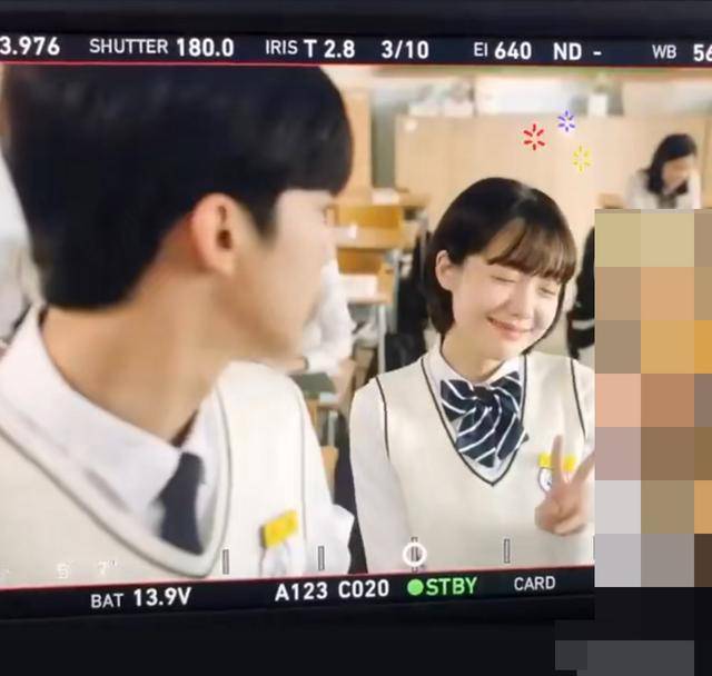 陈小希|韩国版《小美好》片场造型,男女主甜蜜互动,女主没有沈月好看!