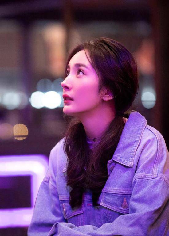 赵露思|发量王者赵露思的减龄搭配你也可以学