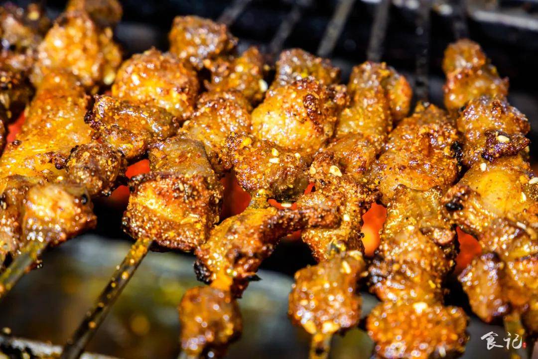 新店|烧烤成主打，还卖起早餐...人均不到30元！22年老牌餐饮开新店啦