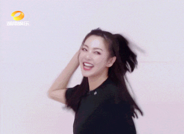 赵露思|发量王者赵露思的减龄搭配你也可以学