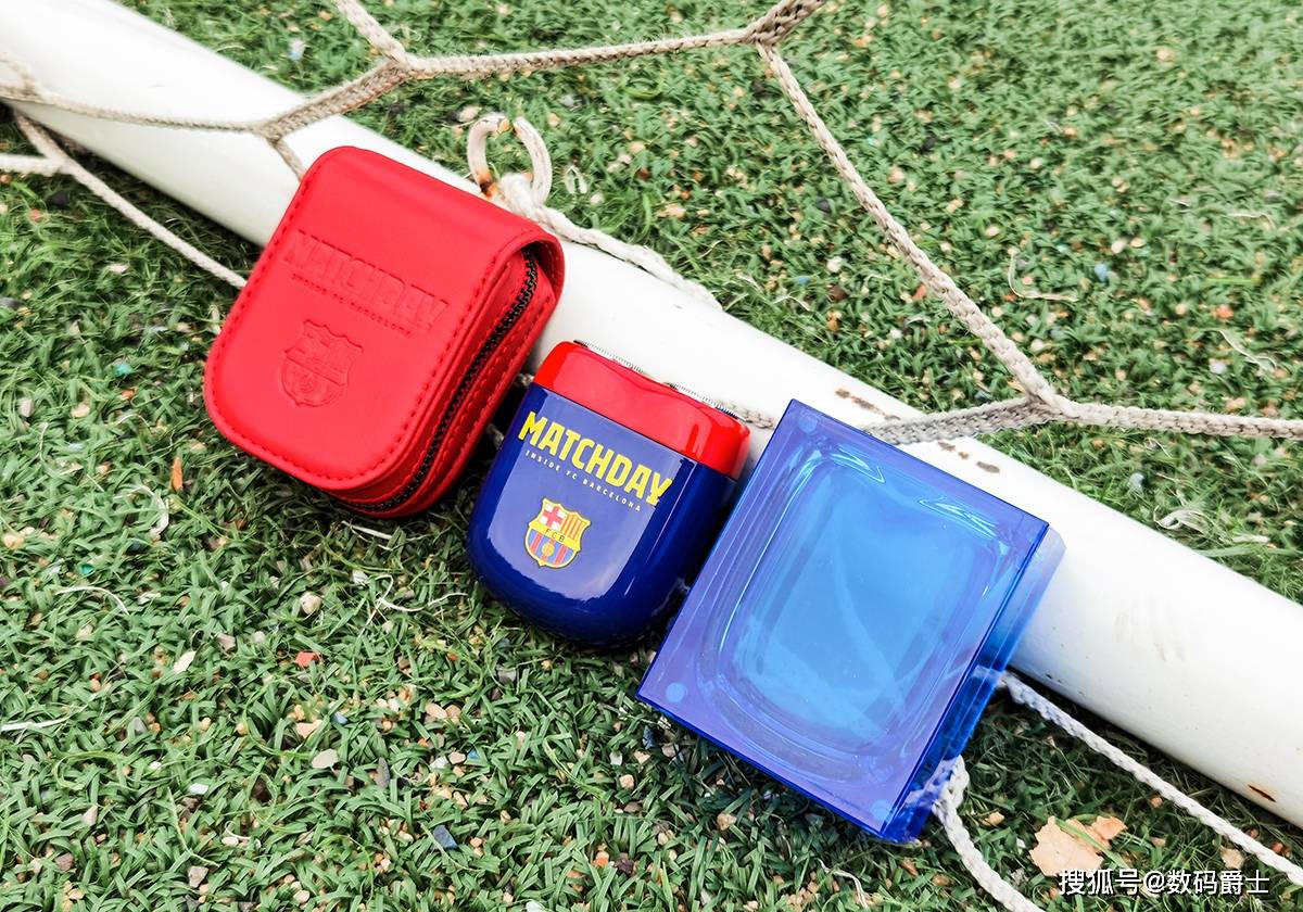 剃须刀|剃须刀也玩定制，巴萨红蓝双色帅呆了：YOOSE有色联名款评测