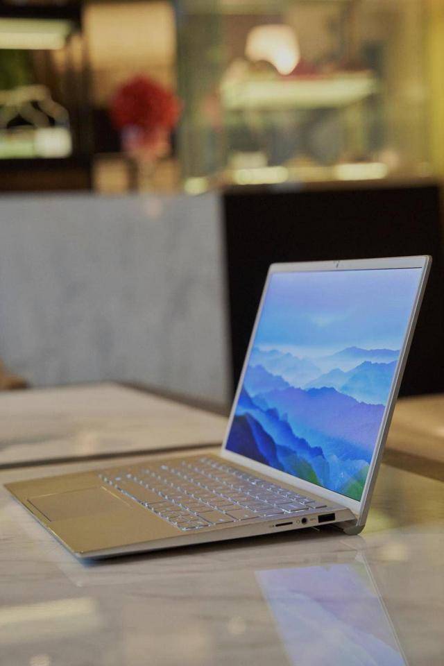 工作|既要带娃又要拼职场,戴尔灵越7300一本搞定