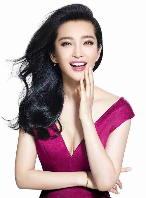 香港上海明星有哪些 2d84418f5786436e9adae6fc37030d61.jpeg