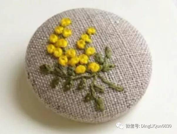 手绣|「刺绣作品」50款时尚的手绣布料纽扣，也许用的到！