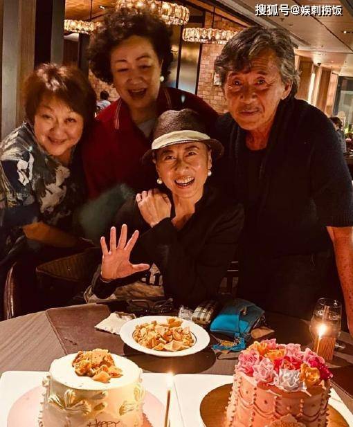 叶倩文晒与林子祥合照庆祝59岁生日,结婚多年依旧恩爱