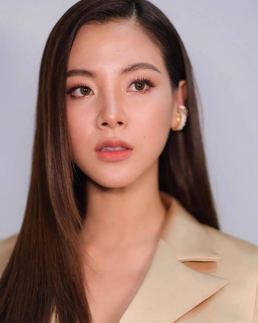 平采娜|甜美，婀娜，可御可纯，拥有1/4华人血统的她颜霸泰国娱乐圈！