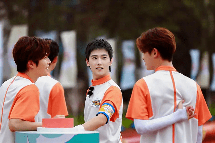 水准|它是今年被误解最深的一档综艺，有极挑第一季水准， 吴昕成败笔