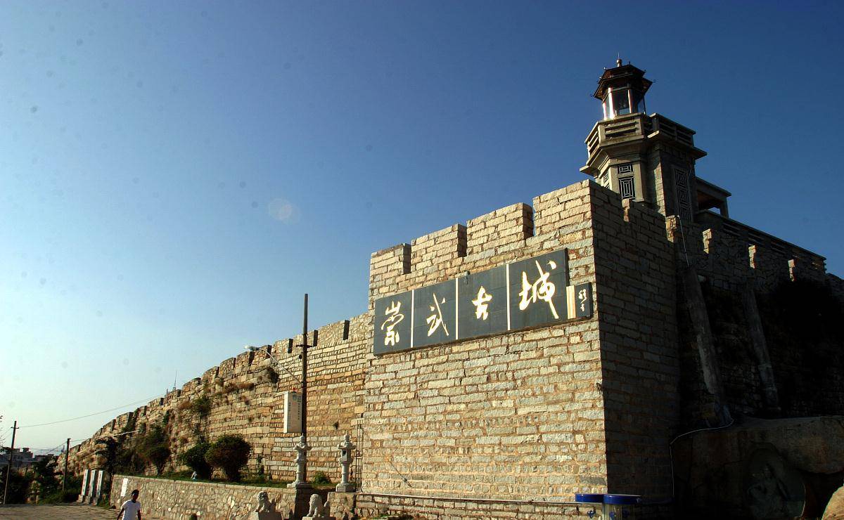 崇武gdp_中国gdp增长图(2)