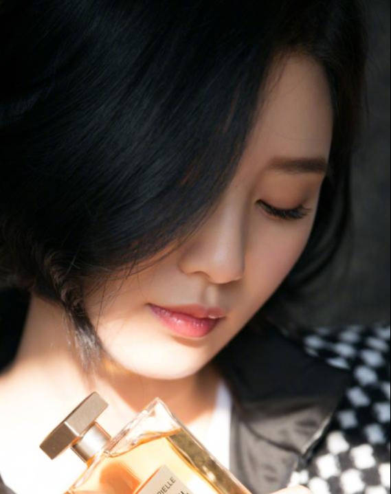 气质|刘诗诗经典服饰,适合本人气质,礼服私服都驾驭得很出色