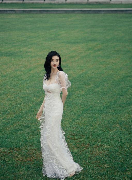 张继科|景甜近照公开，抹胸纱裙穿出甜美范，张继科后悔不？