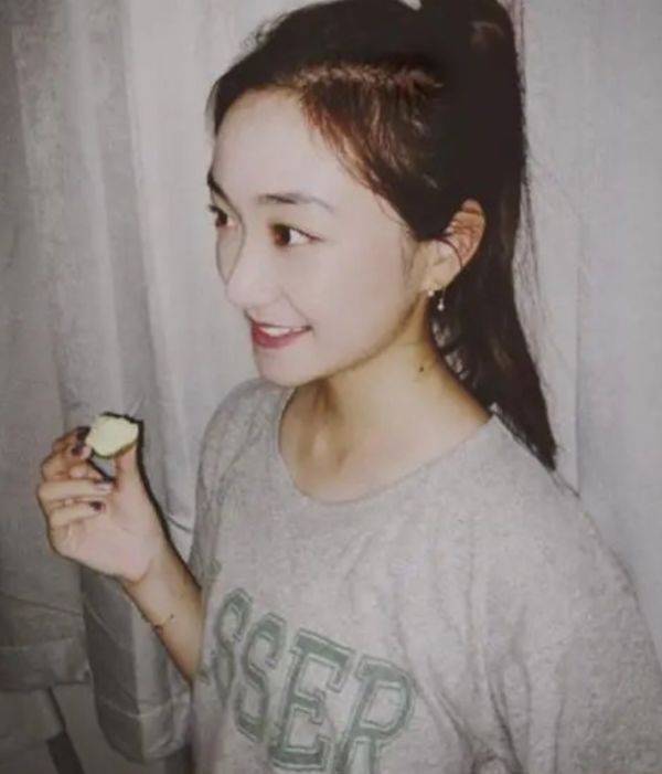 孙艳|被孙俪妹妹美到了!梳起高马尾好青春,侧颜跟姐姐一模一样