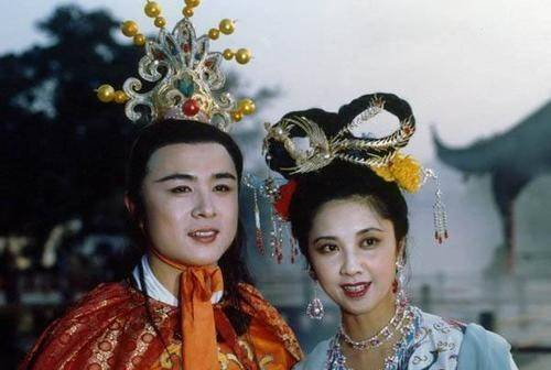 西游记女儿国国王演员朱琳 a448cdfe3a9e4304b648a8bf3412e56f.jpeg