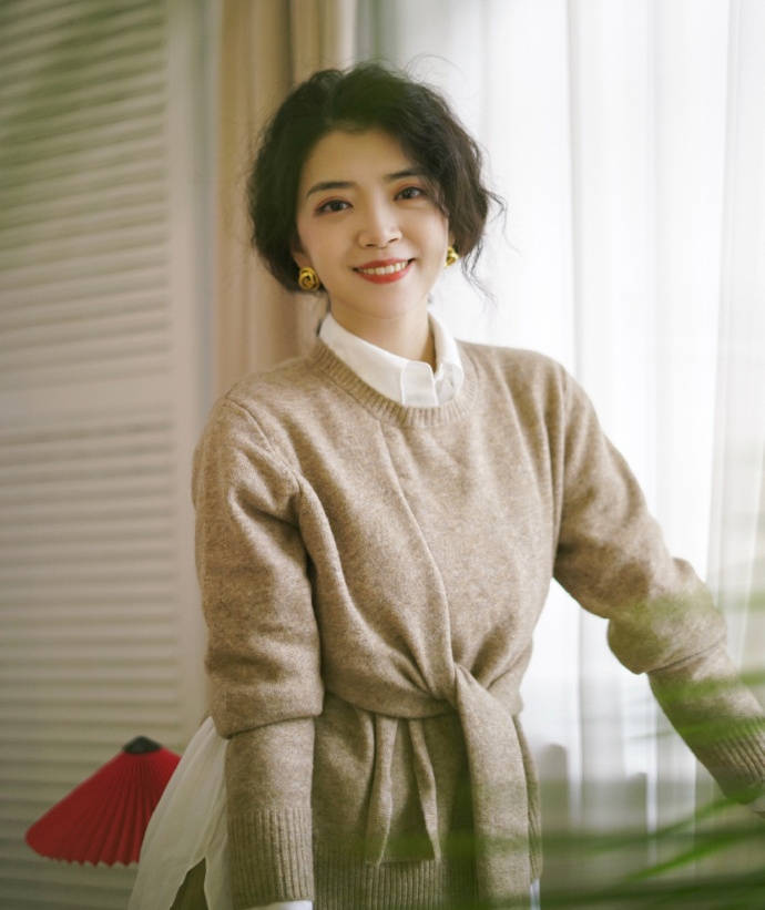 风衣|只会羡慕三木博主的会穿？秋天这3套穿搭又美又知性，你穿也可以