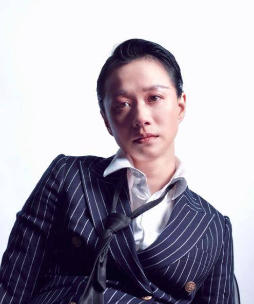 杨颖为倪虹洁发声!对方大11岁现状却落寞