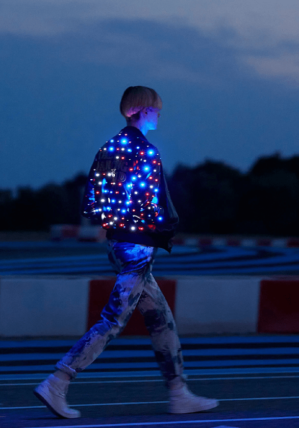 什么|blackpink新专辑MV，她们都穿了什么？Lisa的一件衣服上百万