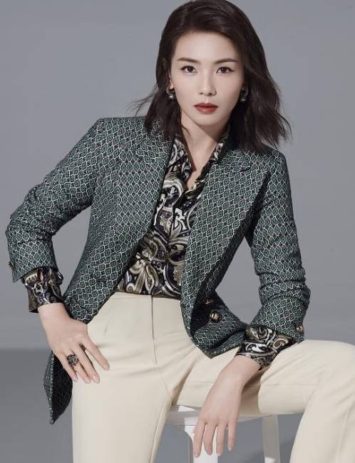 审美|彻底被刘涛打败，转行做设计师但审美还停留在90年代，好似老阿姨