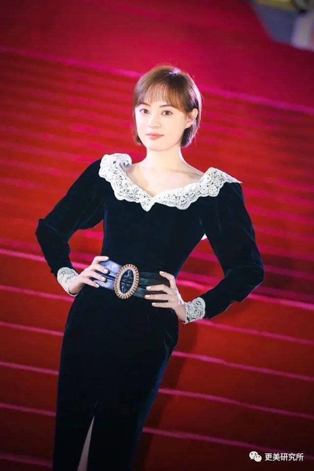 fa|鞠婧祎终于对上晚晚！两个镜头“造假精”，谁能艳压？