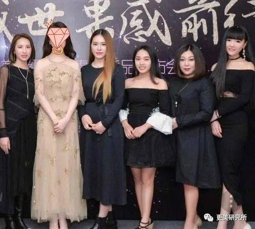 fa|鞠婧祎终于对上晚晚！两个镜头“造假精”，谁能艳压？