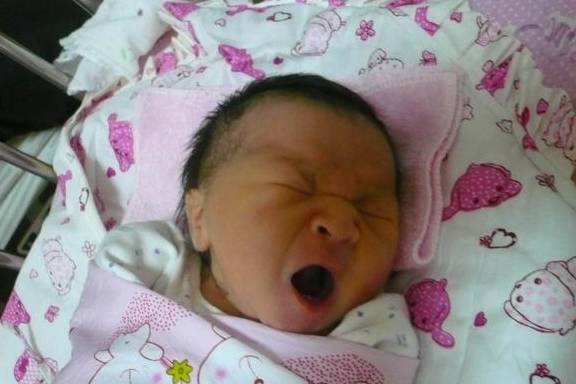 宝宝几个月会笑出声音呢 327f3ae8177d470fb2a2ce2b46f59dc1.jpeg