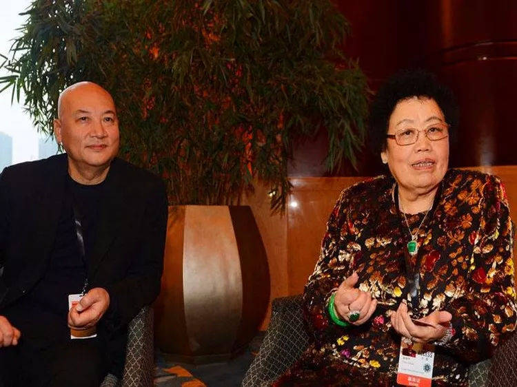 迟重瑞|65岁唐僧过生日，76岁老婆年老色衰身材走样靠一件宝贝征服御弟