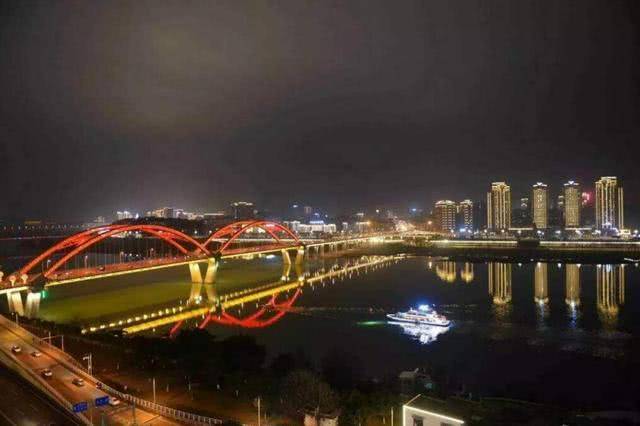 德阳第经济总量_德阳东湖山公园图片(2)