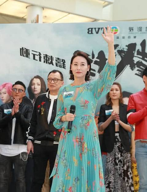 宣传|惠英红优雅现身为新戏宣传，然而优雅过了头反而不符合女主人设？