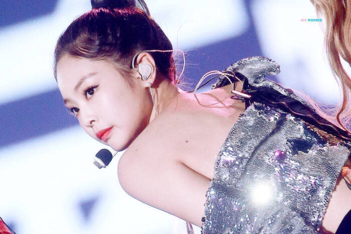 造型|半年500个热搜，这次护士造型又大秀MV，韩国YG娱乐就那么想火？