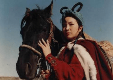 星靠苗|原创香港女打星靠苗翠花走红，曾批章子怡不配打星，现成国家一级教练