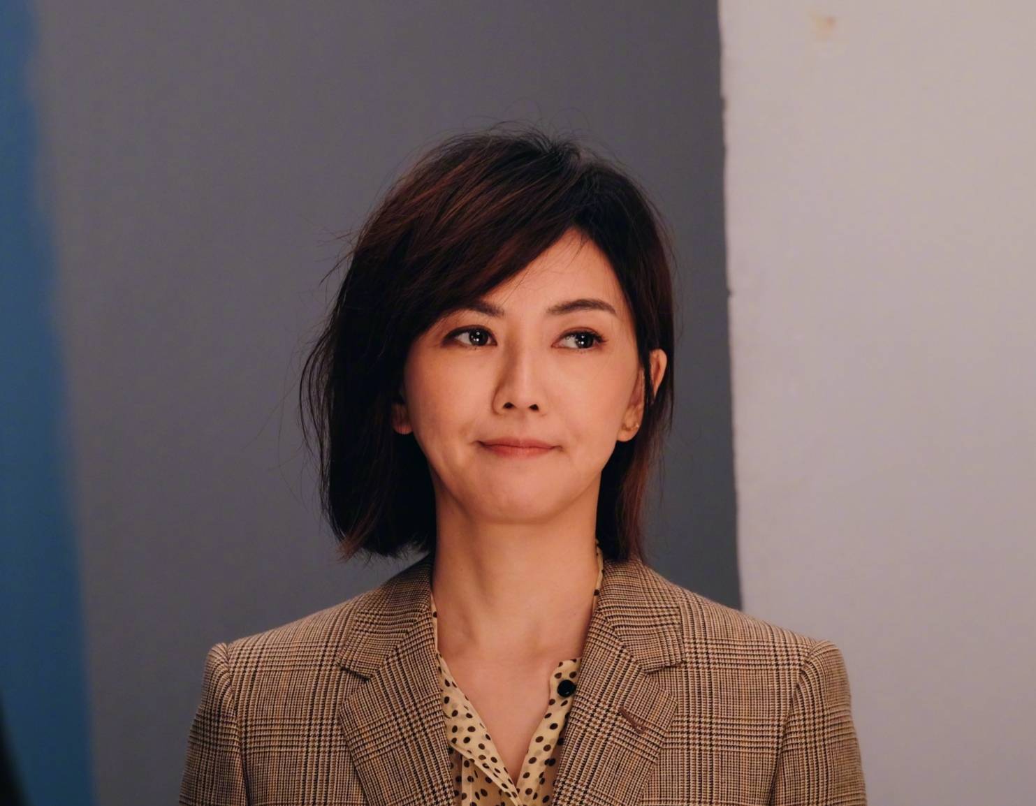 原创孙燕姿在线辟谣 我真的没有做高铁 拍同款姿势引网友热议