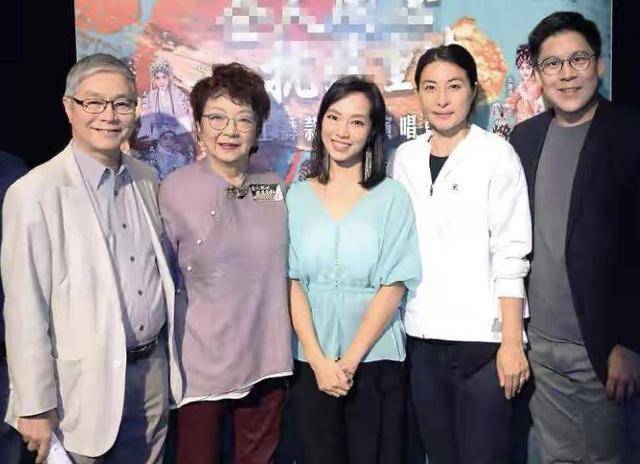 担心！香港资深艺人74岁前妻中风入院8日，现在